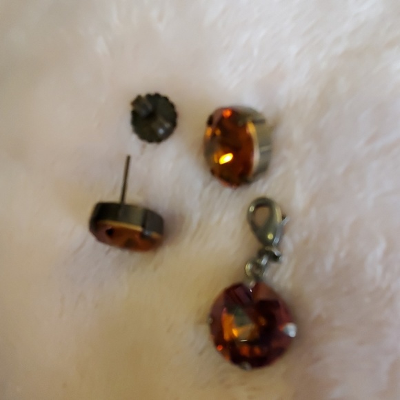 Sabika Canyon Vienna earrings and pendant - Picture 3 of 4